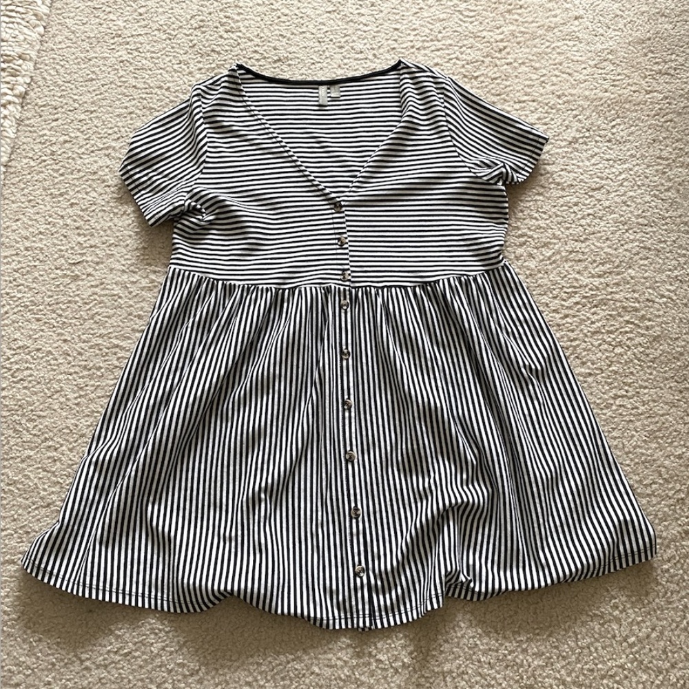 ASOS Curve Mini V-Neck Button Smock Dress in Stripe, sz 12